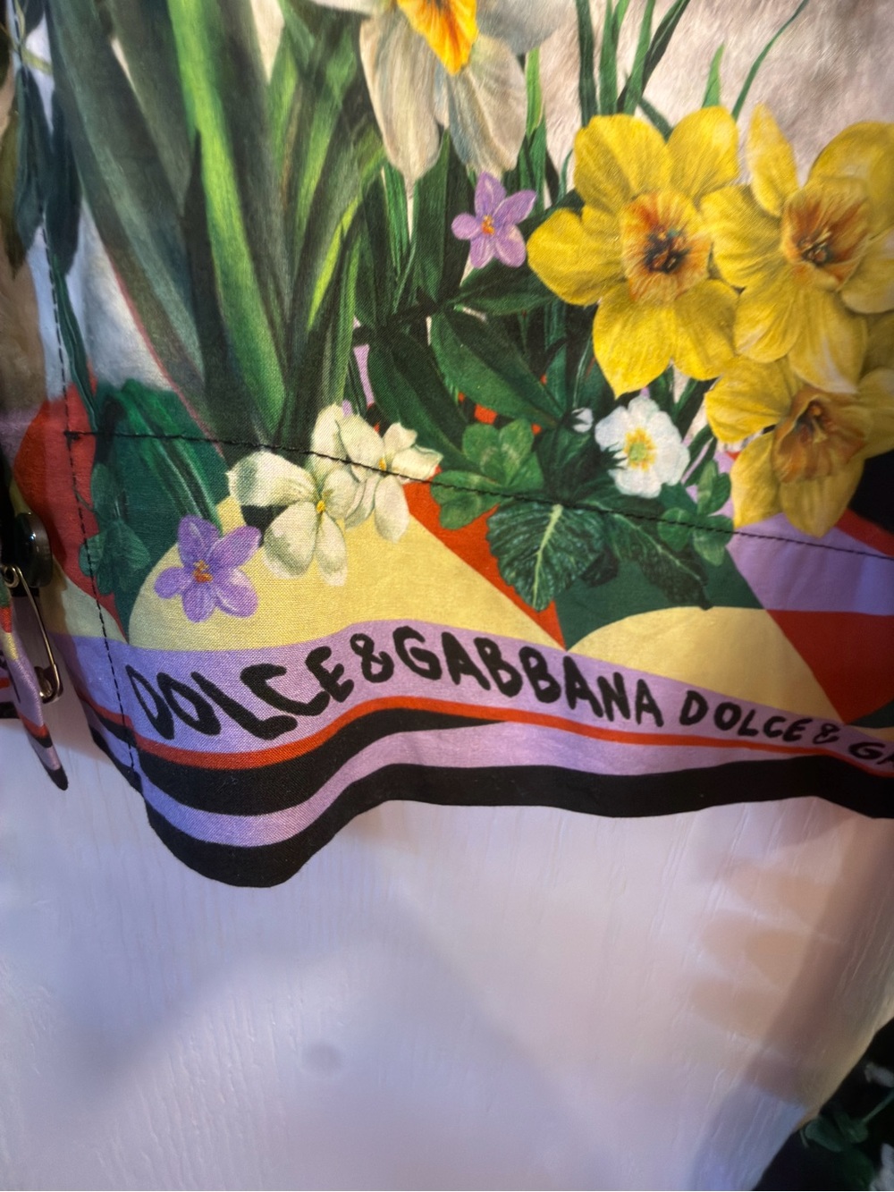 Dolce & Gabbana Black Floral Jacket with Rabbit Motif and Colorful Trim - Picture 3 of 7